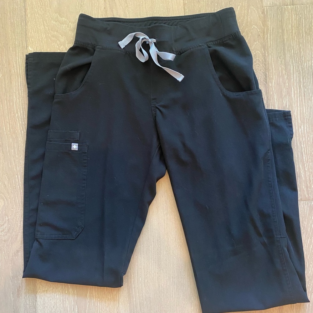 Figs Kade Cargo scrub pants, worn once